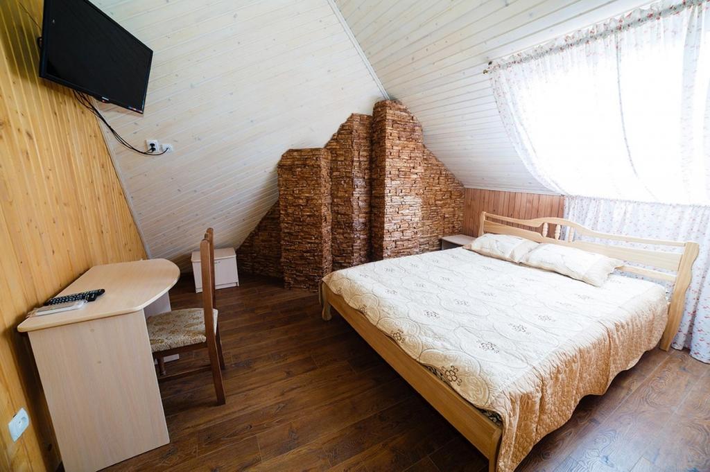 Corner House Hotel Loetsk Buitenkant foto