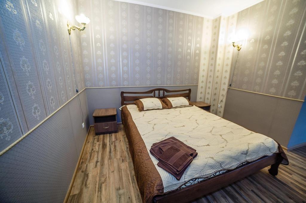 Corner House Hotel Loetsk Buitenkant foto
